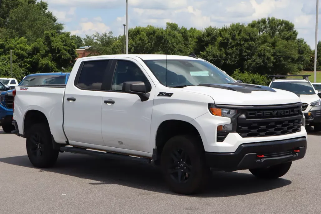 2023 Chevrolet Silverado 1500 Custom Trail Boss photo 1