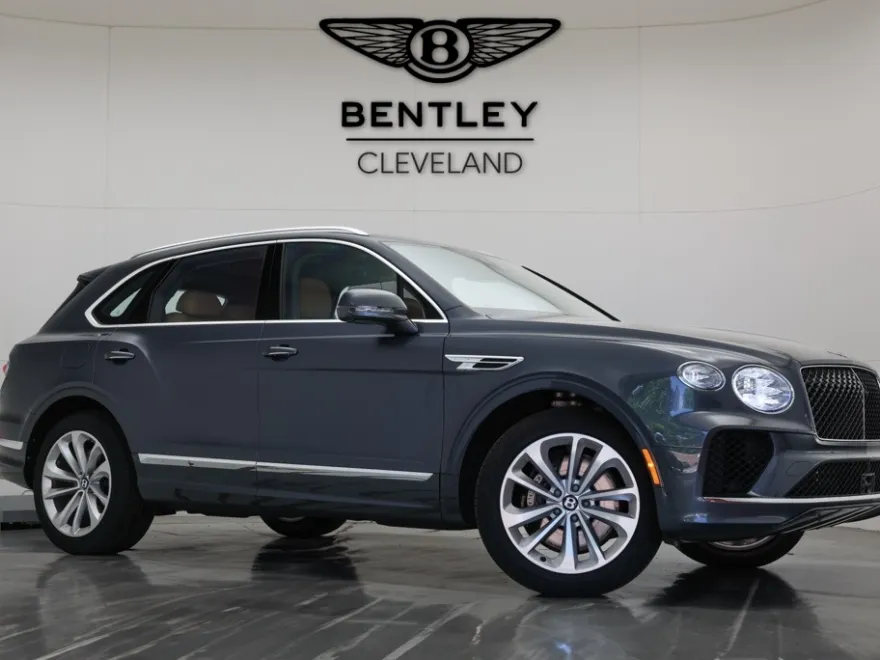2024 Bentley Bentayga V8 photo 1