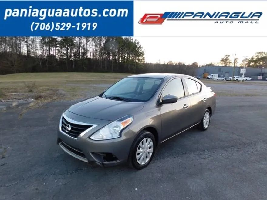 2017 Nissan Versa 1.6 S photo 1