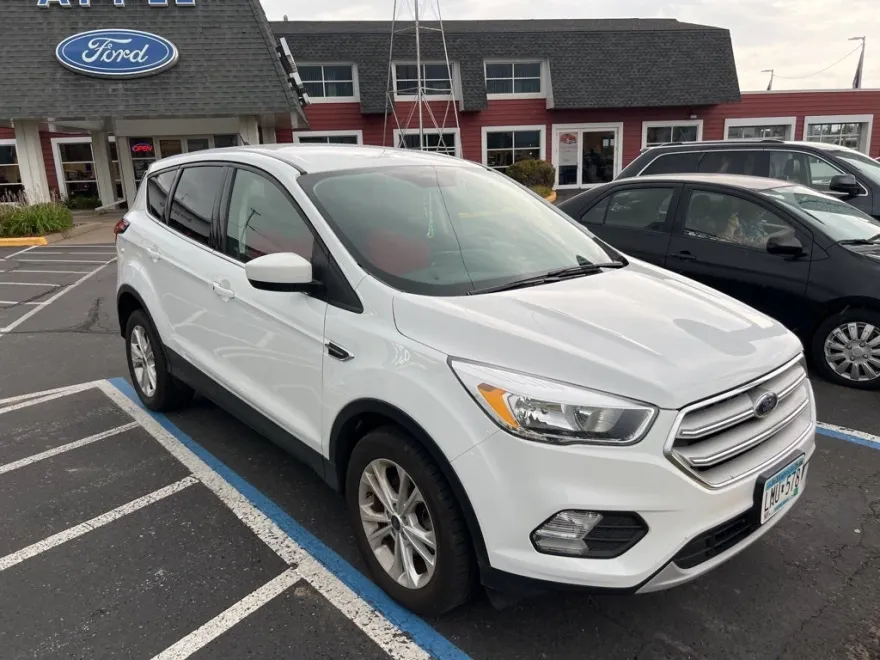 2019 Ford Escape SE photo 1