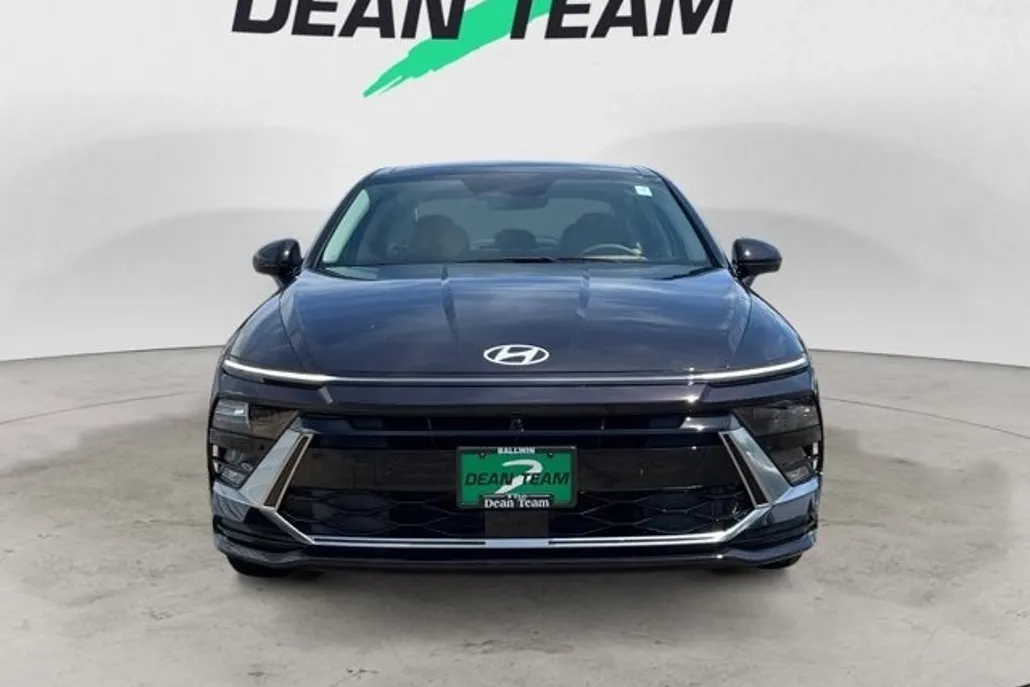 2025 Hyundai Sonata Hybrid Limited photo 1