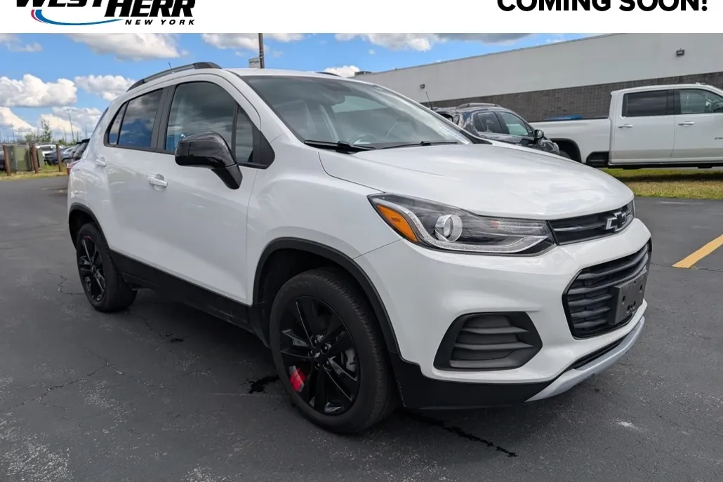 2022 Chevrolet Trax LT photo 1