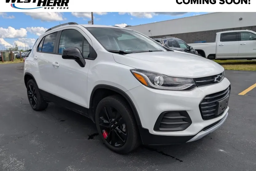 2022 Chevrolet Trax LT photo 1