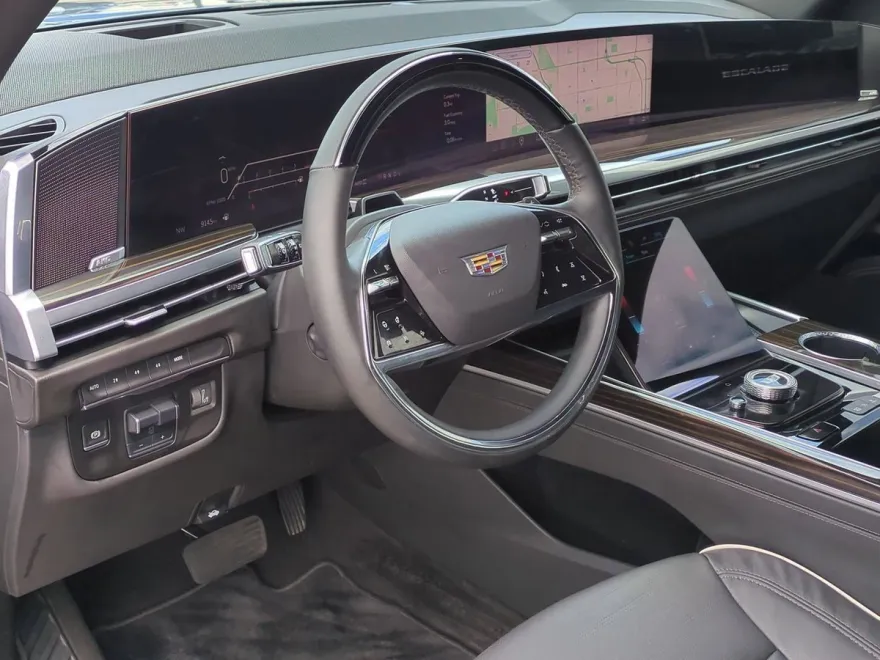 2025 Cadillac Escalade Premium Luxury photo 1
