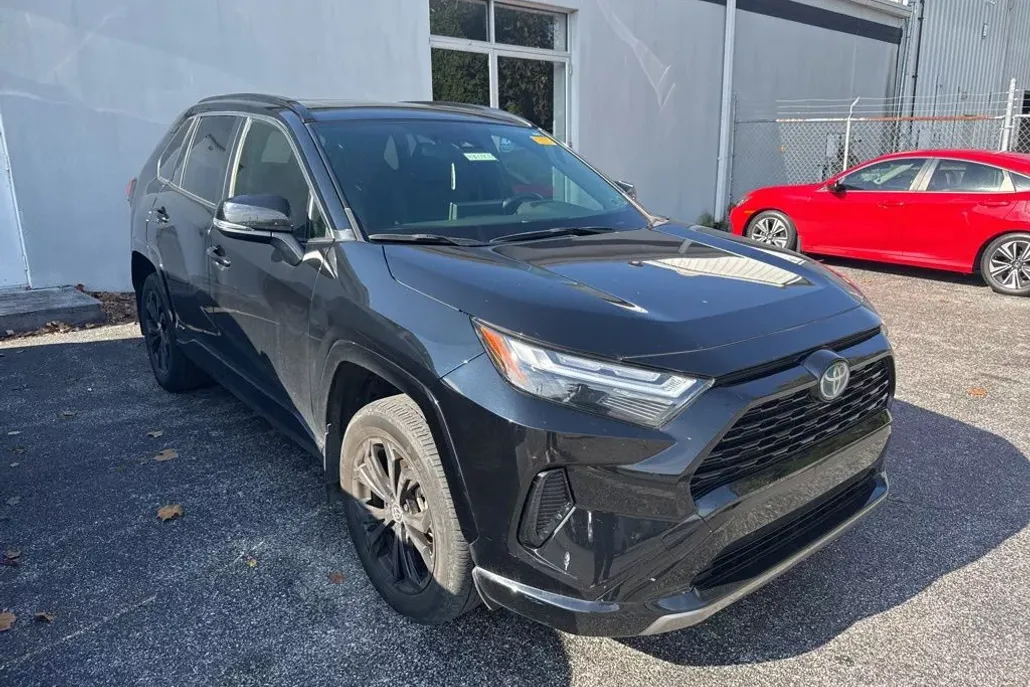 2023 Toyota RAV4 Hybrid SE photo 1