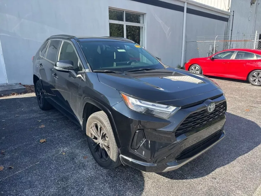 2023 Toyota RAV4 Hybrid SE photo 1