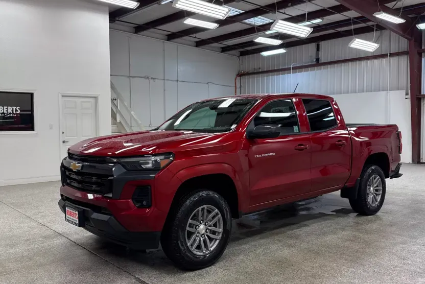 2025 Chevrolet Colorado LT photo 1