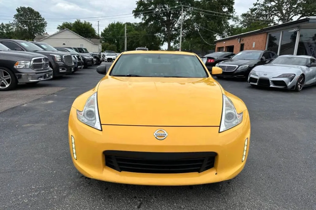 2017 Nissan 370Z Touring photo 1