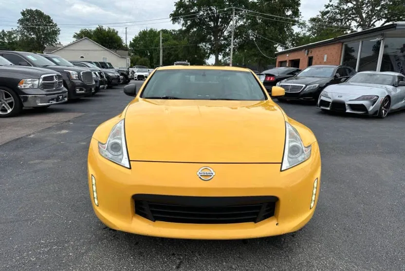 2017 Nissan 370Z Touring photo 1