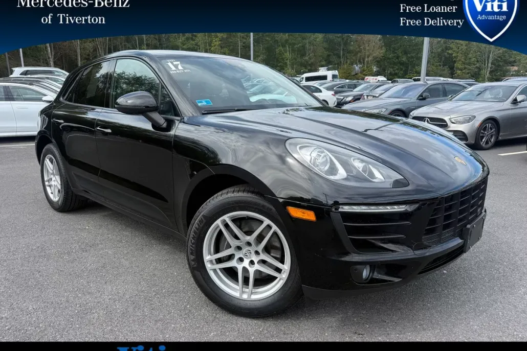 2017 Porsche Macan Base photo 1