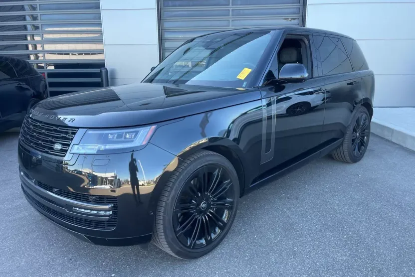 2024 Land Rover Range Rover SE photo 1