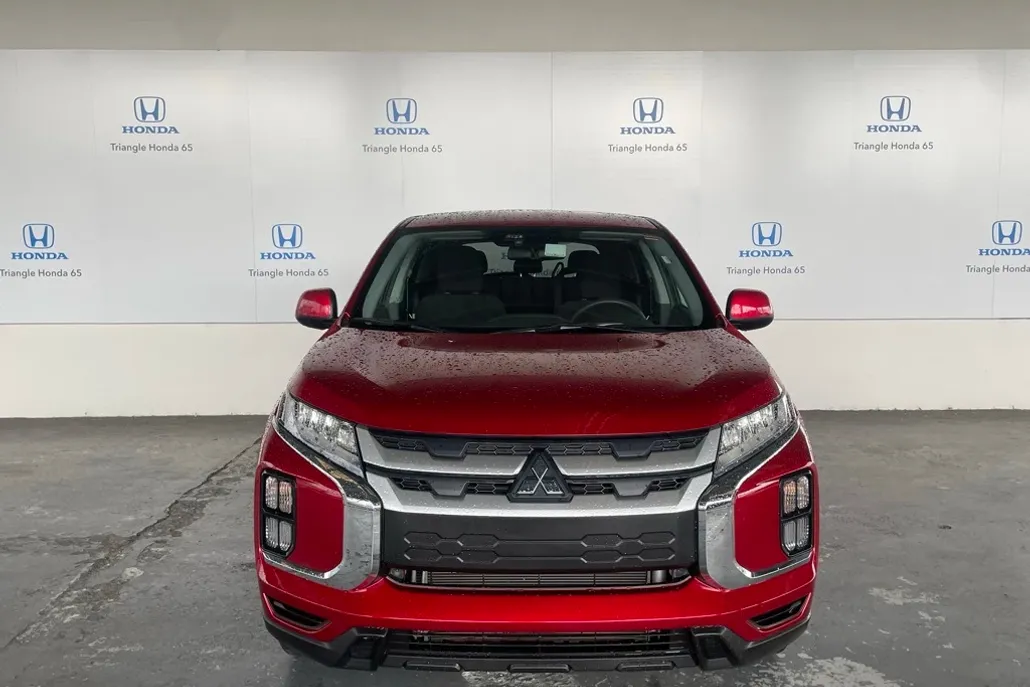 2023 Mitsubishi Outlander Sport ES photo 1