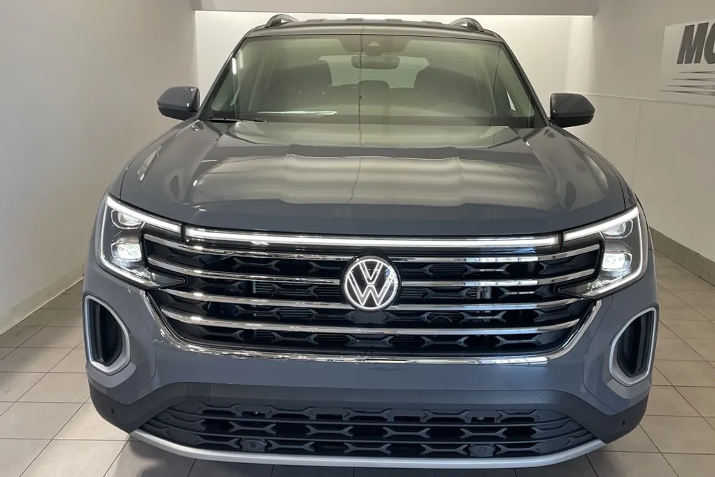 2026 Volkswagen Atlas SE Technology photo 1