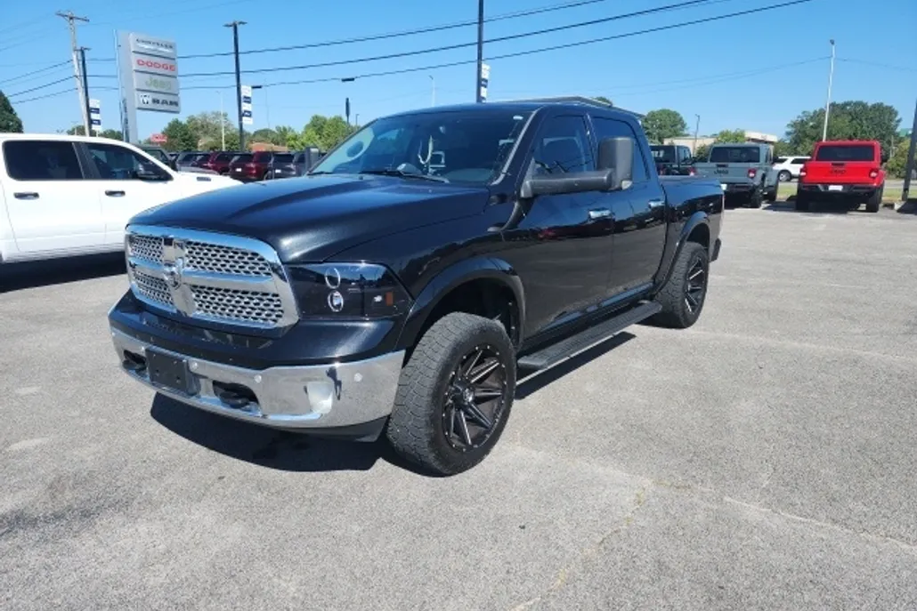 2016 Ram 1500 Laramie photo 1