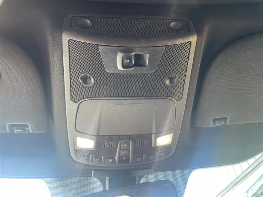 2015 Ford F-150 Platinum photo 17