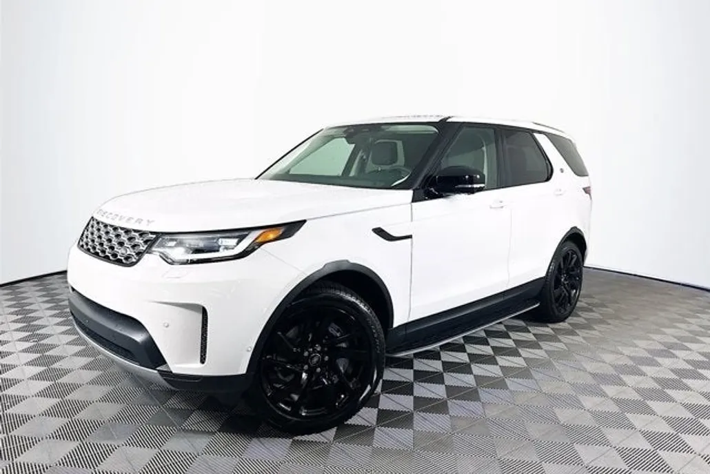 2024 Land Rover Discovery S photo 1