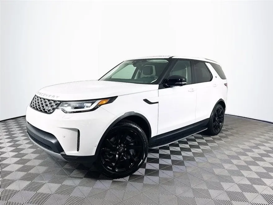 2024 Land Rover Discovery S photo 1