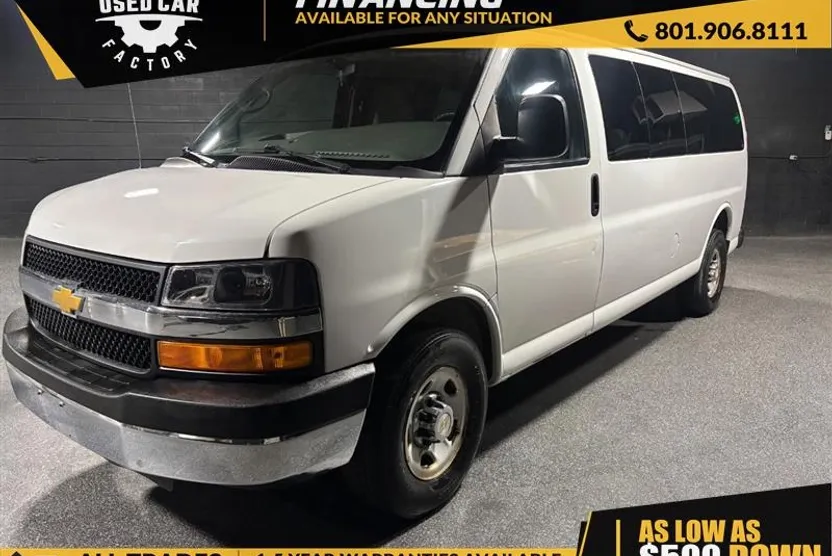2013 Chevrolet Express Passenger LT photo 1