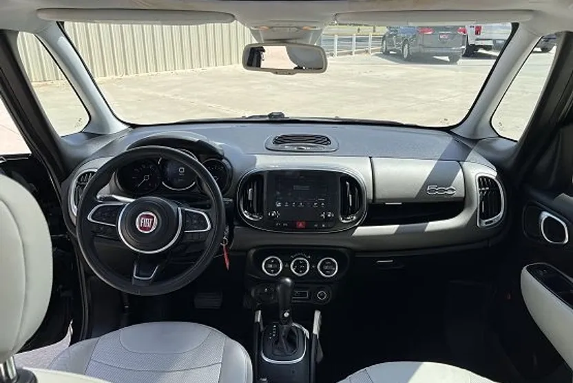 2018 Fiat 500L Lounge photo 1