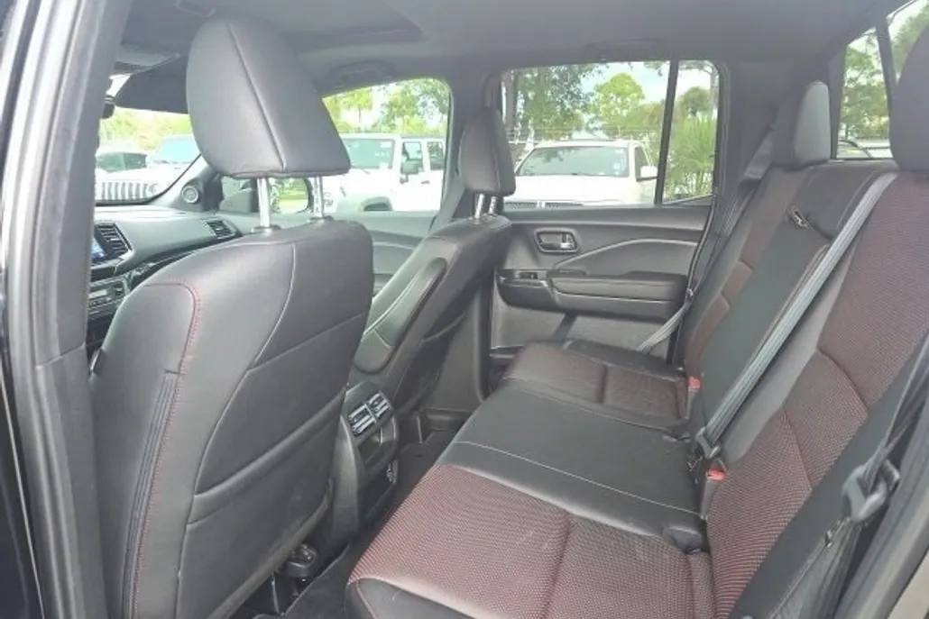 2023 Honda Ridgeline Black Edition photo 1