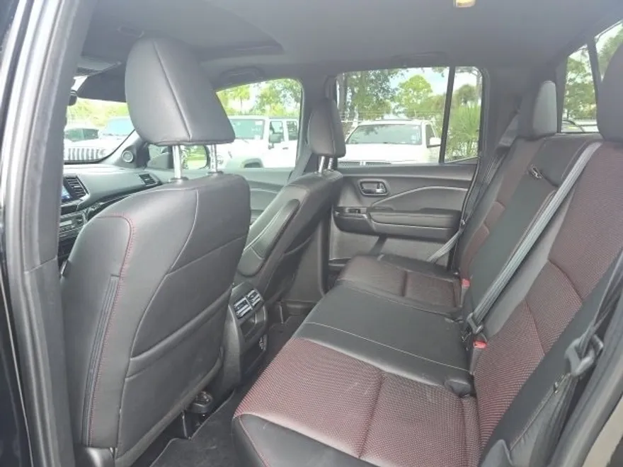 2023 Honda Ridgeline Black Edition photo 1