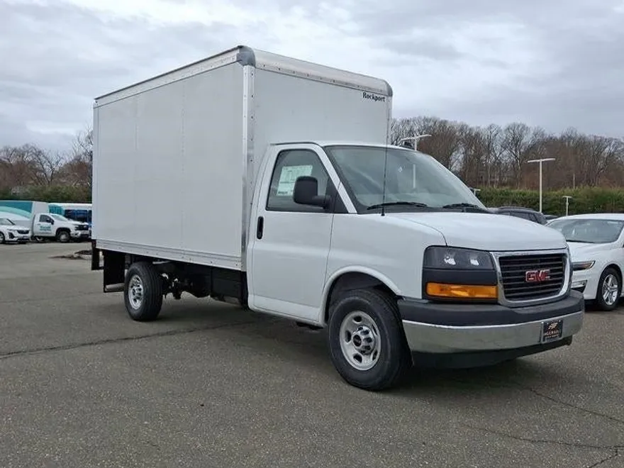 2025 Gmc Savana Cutaway 3500 Base photo 1