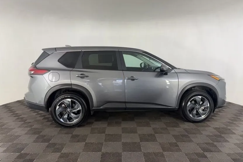 2024 Nissan Rogue SV photo 1