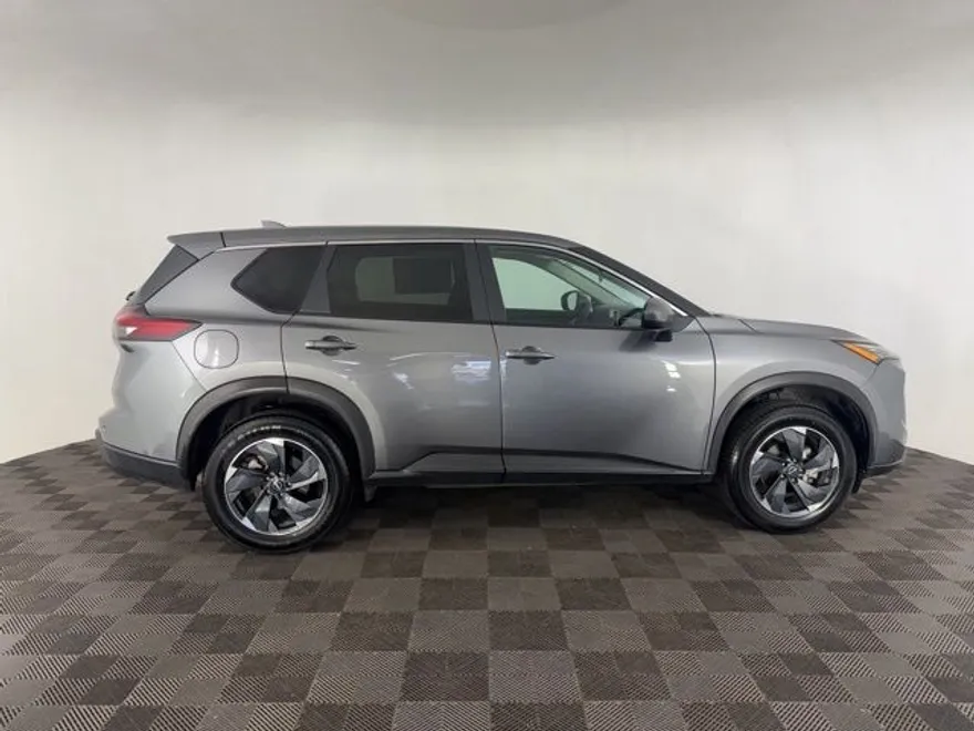 2024 Nissan Rogue SV photo 1