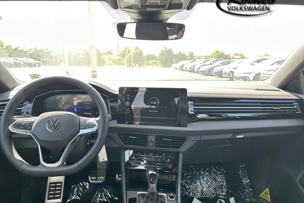 2025 Volkswagen Jetta 1.5T Sport photo 1