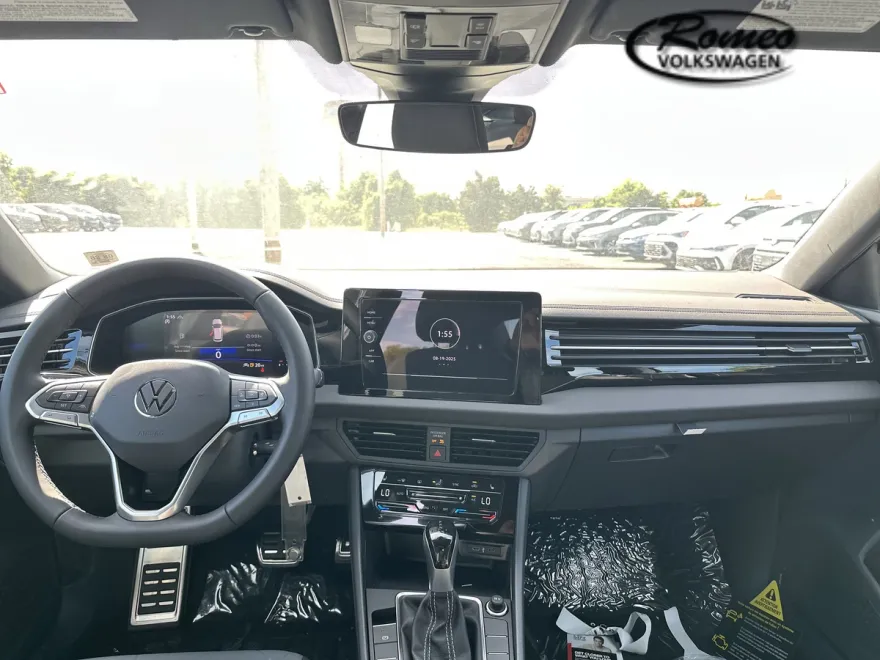 2025 Volkswagen Jetta 1.5T Sport photo 1
