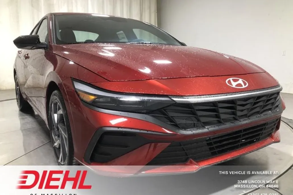 2025 Hyundai Elantra SEL Sport photo 1