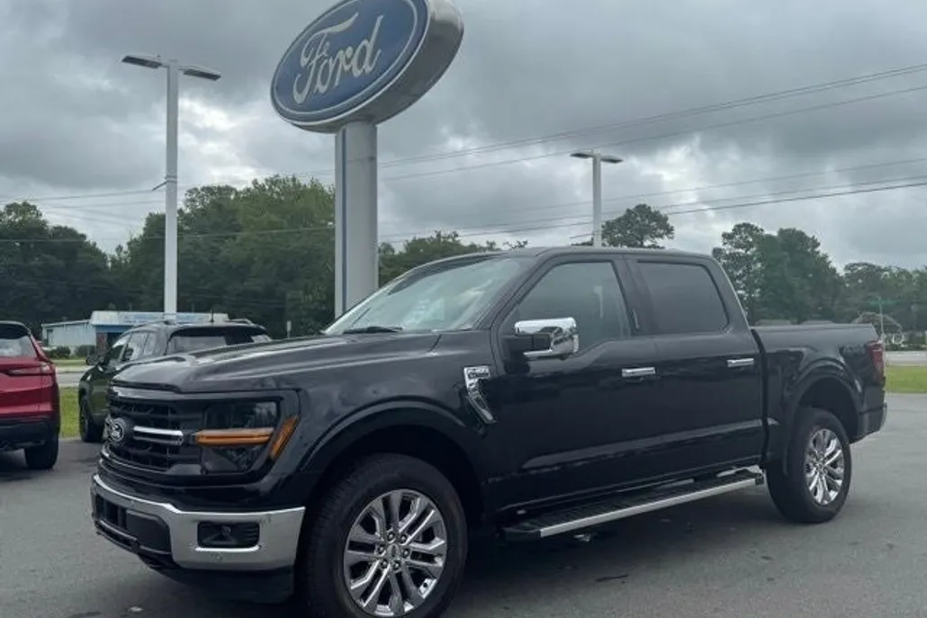 2024 Ford F-150 XLT photo 1