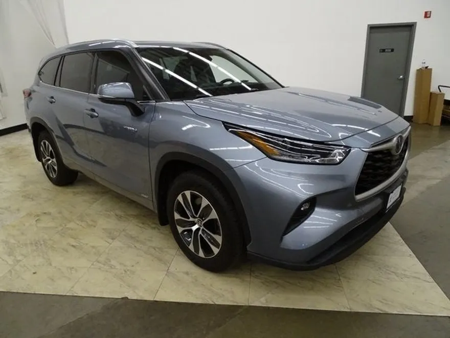 2021 Toyota Highlander Hybrid XLE photo 1