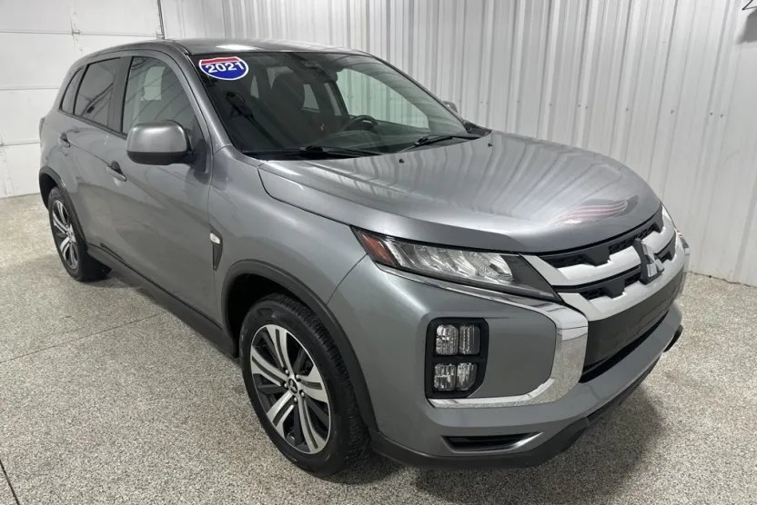 2021 Mitsubishi Outlander Sport ES photo 1