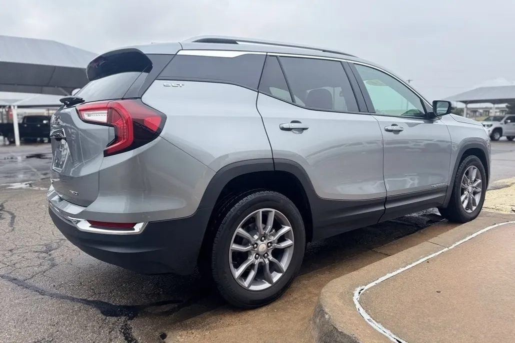 2024 Gmc Terrain SLT photo 1