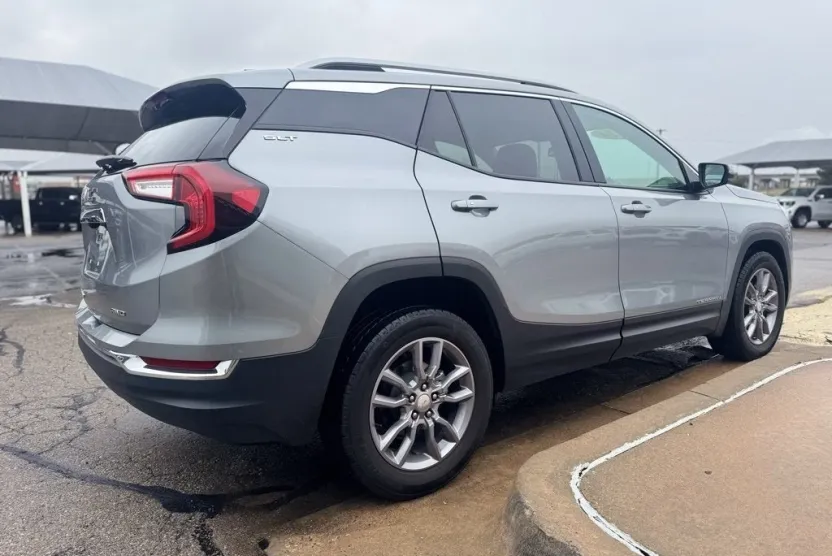 2024 Gmc Terrain SLT photo 1
