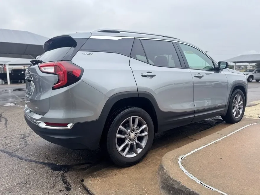 2024 Gmc Terrain SLT photo 1
