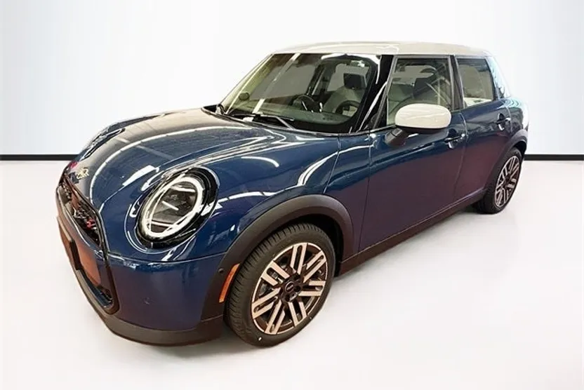 2025 Mini Cooper 4 Door Hardtop Signature photo 1