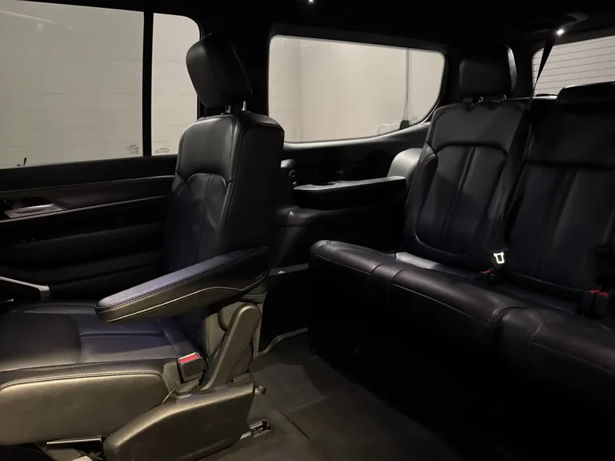 2024 Jeep Wagoneer Series III photo 1