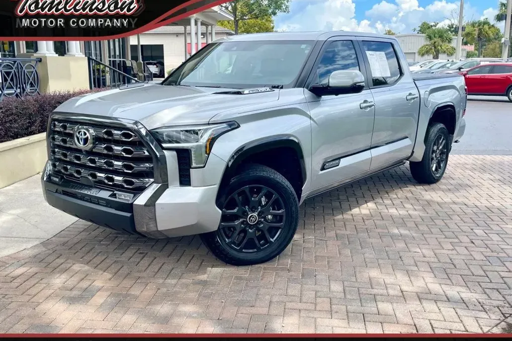 2024 Toyota Tundra Platinum CrewMax photo 1