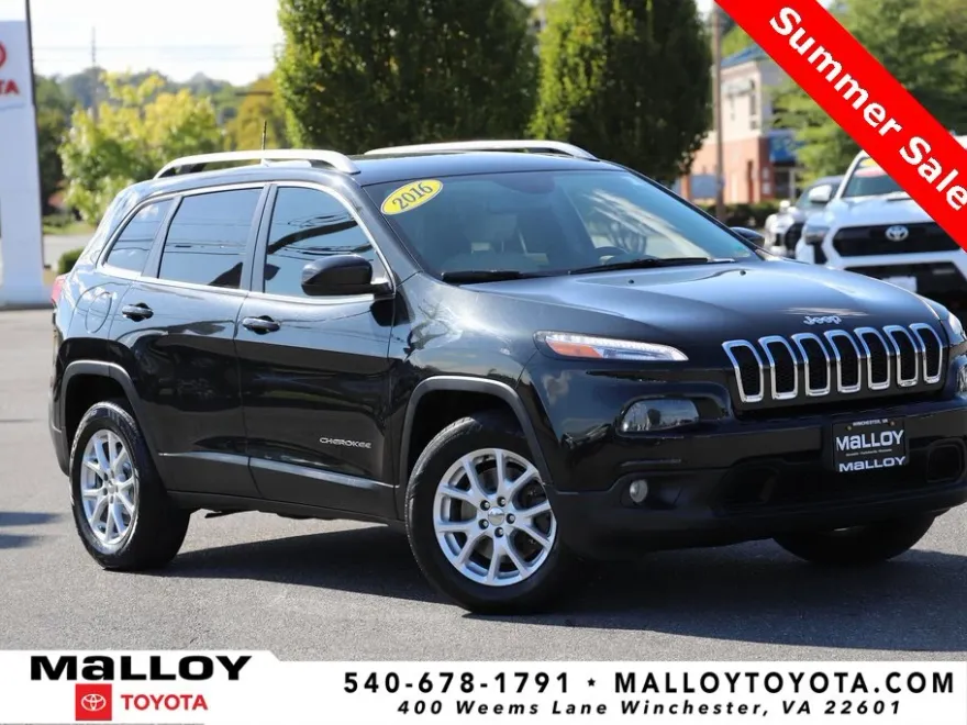 2016 Jeep Cherokee Latitude photo 1