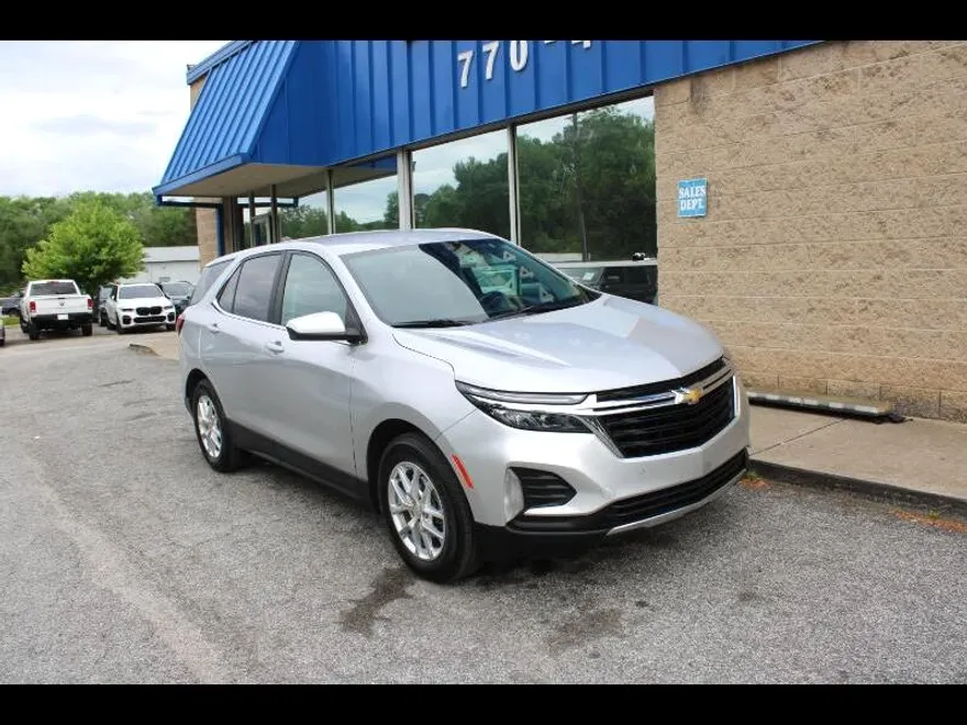 2022 Chevrolet Equinox LT photo 1