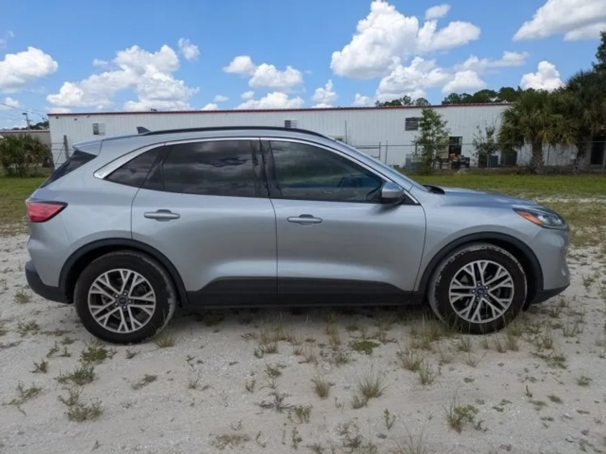 2022 Ford Escape SEL photo 1