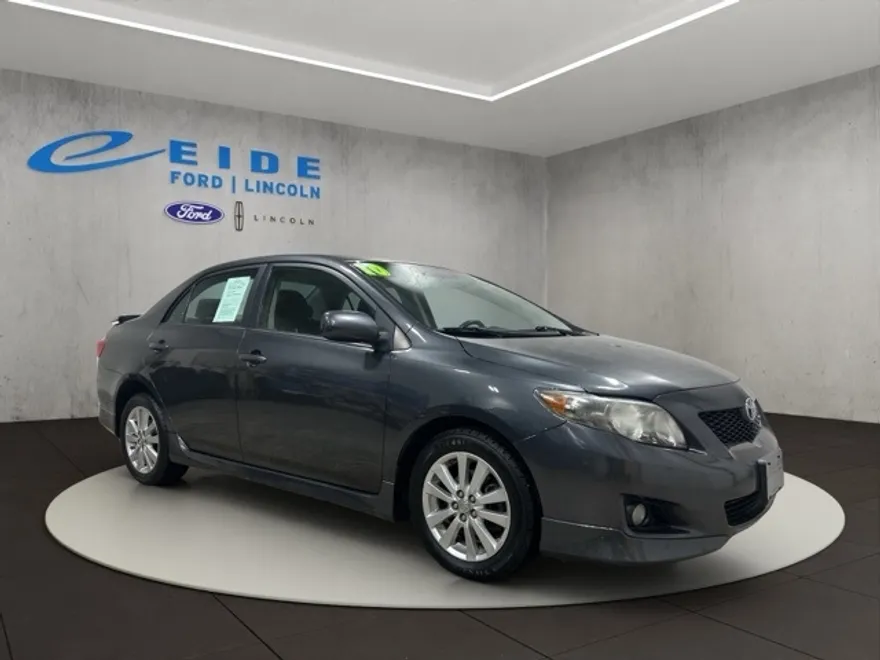 2010 Toyota Corolla S photo 1