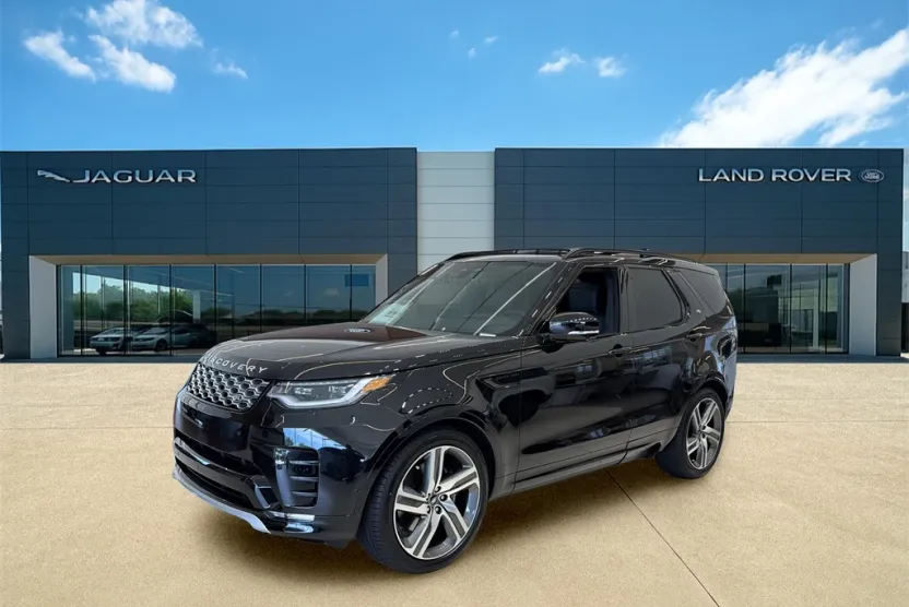 2025 Land Rover Discovery Metropolitan Edition photo 1
