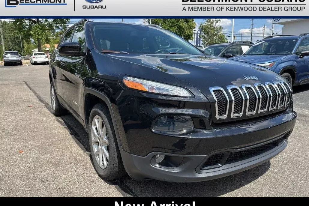 2016 Jeep Cherokee Latitude photo 1