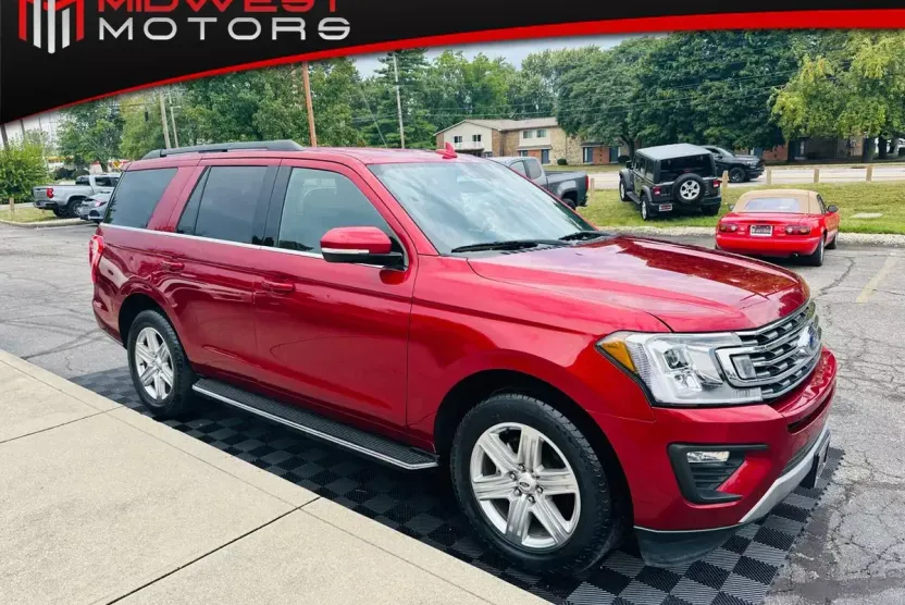 2019 Ford Expedition XLT photo 1