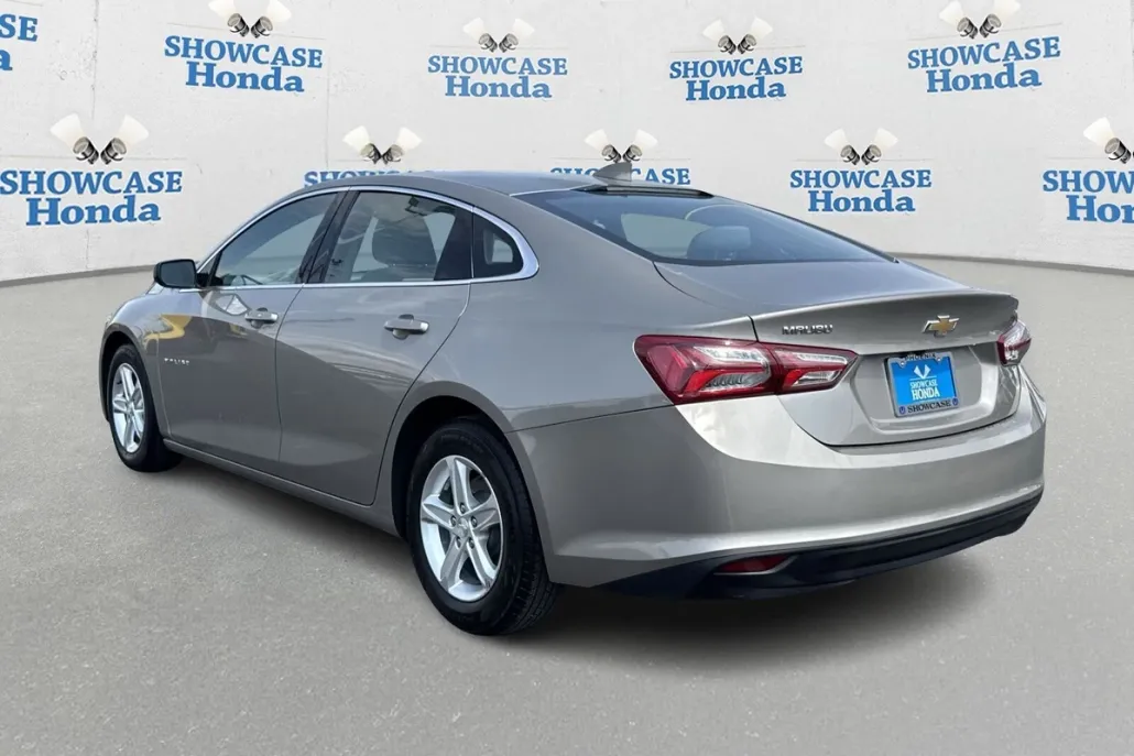 2022 Chevrolet Malibu 1LT photo 1
