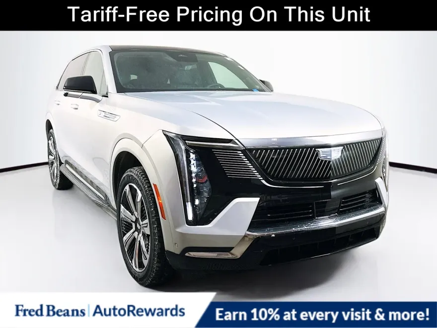 2025 Cadillac Escalade IQ Luxury photo 1
