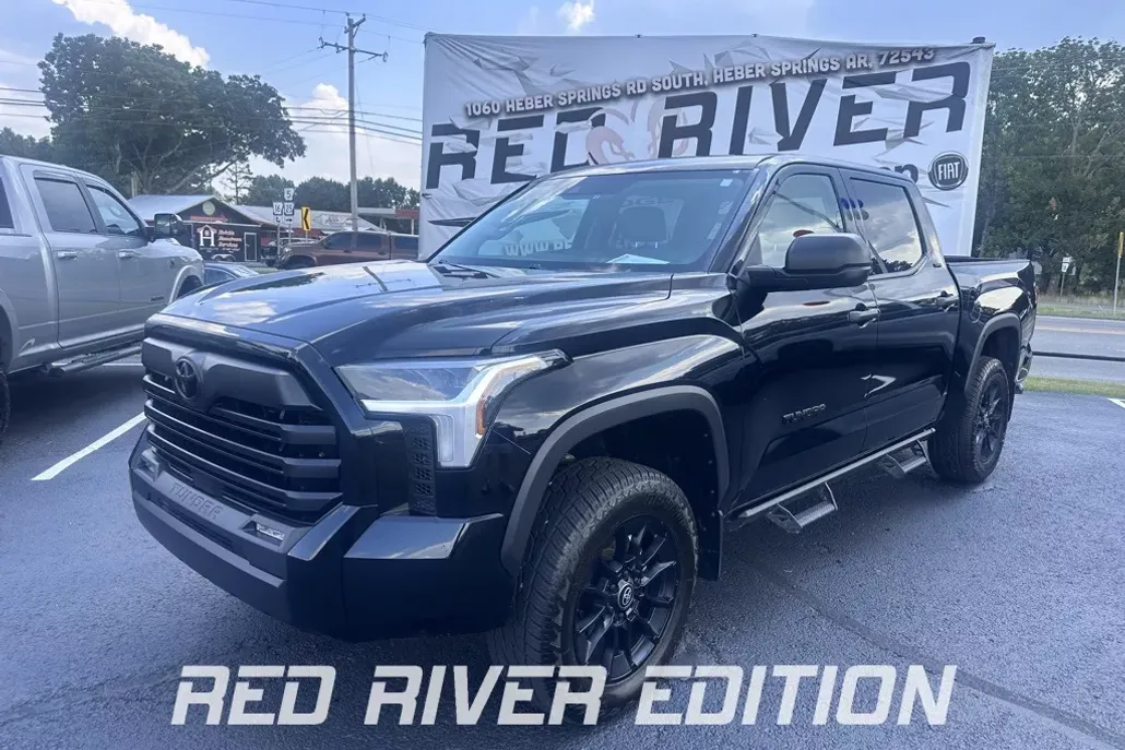 2024 Toyota Tundra SR5 photo 1